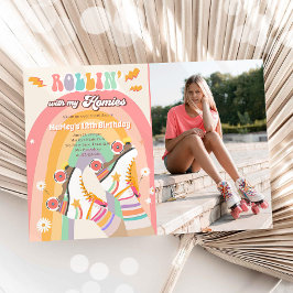 ローラースケートスケートで滑るレトロGroovy誕生日パーティーI 招待状