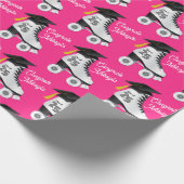 ローラースケート卒業パーティースケートで滑るピンク ラッピングペーパー (角)