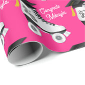 ローラースケート卒業パーティースケートで滑るピンク ラッピングペーパー (ロールコーナー)