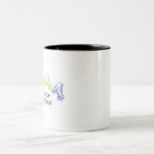 ローラースケートLGBTQ+レインボーダービーを嫌わない ツートーンマグカップ (中央)