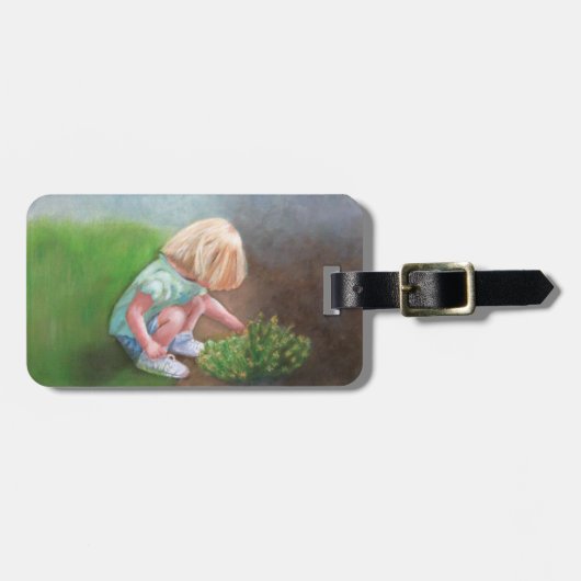 "ローラ"油絵 – 小さな女の子摘み花 ラゲッジタグ (正面横)