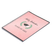 ローレルとピンクの背景のキャップ ノートブック (左側)