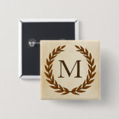 ローレルリースオンパーチメントモノグラムイニシャルM 缶バッジ (正面&裏面)