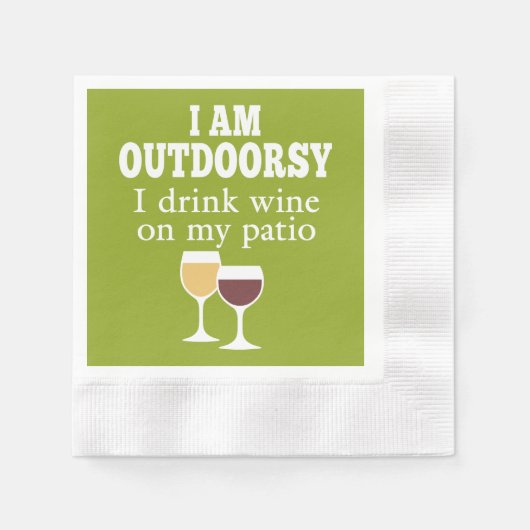 ワイおもしろいン引用文 – 私は私のパティオでワインを飲む 縁ありカクテルナプキン (正面)