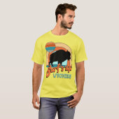 ワイオミング州のバイソン+サーフィン+レトロ Tシャツ (正面フル)