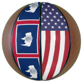 ワイオミング州旗とフルサイズバスケットボール州 バスケットボール (縦)