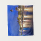 ワイキキシティアットドーン タペストリー (正面)