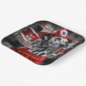 ワイシャツを着た消防士のダリ退職したメーション ペーパープレート (傾斜あり)