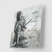 ワイズ引用文の平和な銀仏 スクエア壁時計 (傾斜)