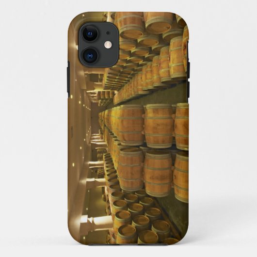 ワイナリー、樽熟成セラー - シャトー・バロン Case-Mate iPhoneケース (裏面)