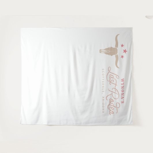 ワイノナピンク女性のカーボーイラストロデオバチェロレッテ タペストリー (正面(横))