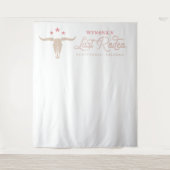 ワイノナピンク女性のカーボーイラストロデオバチェロレッテ タペストリー (正面)