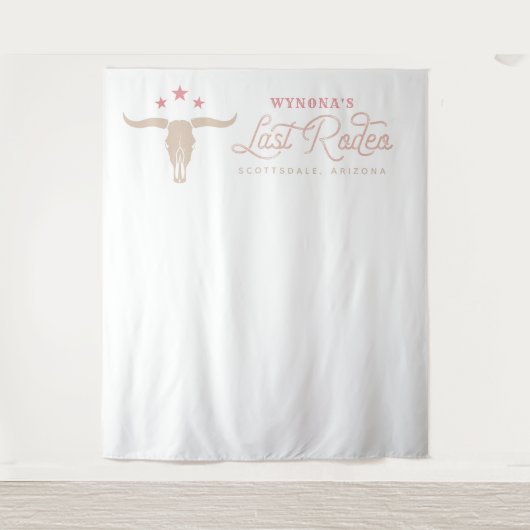 ワイノナピンク女性のカーボーイラストロデオバチェロレッテ タペストリー (正面)