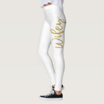 ワイフェイホワイト&金ゴールドホイルフェイクタイポグラフィヨガパンツ レギンス<br><div class="desc">ワイフィーホワイトと金ゴールドホイフェイクルタイポグラフィヨガパンツ。ウィフィーのヨガパンツはハネムーンでの休暇を楽しむのに最適だ。</div>