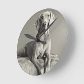 ワイマラナーポートレート ラウンド壁時計 (傾斜)