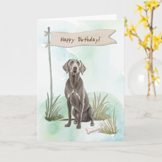 ワイマラナー犬がアウトドアの標識の下で誕生日を育てる カード (黄色い花)