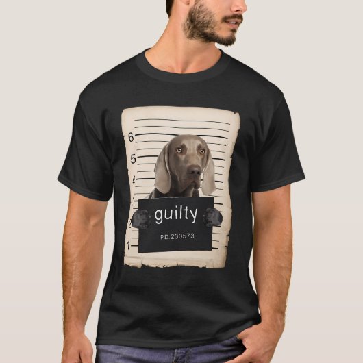 ワイマラン犬のマグは悪い犬を撃った Tシャツ (正面)
