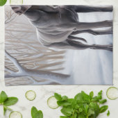 ワイマラーは雪のクリスマスを手放した キッチンタオル (折り畳み)