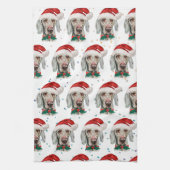 ワイマラーンドッグがクリスマススターを育てる キッチンタオル (縦)