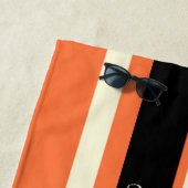 ワイメアストライプのサーフボードハワイアンサーファー – オレンジ ビーチタオル (インサイチュ)