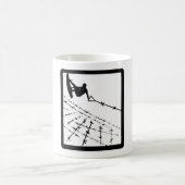 ワイヤーで縛られるWAKEBOARDのトゲ コーヒーマグカップ (中央)