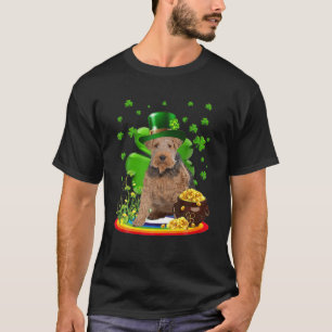 ワイヤーキツネテリアーSt patricks day恋人アイリッシュシャーマー Tシャツ