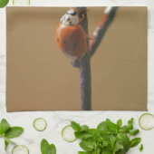 ワイヤーフキスをするェンスの上のラディバグがクローズアップ キッチンタオル (折り畳み)