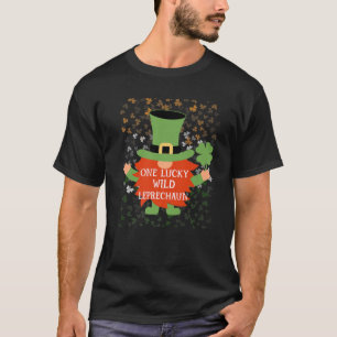 ワイルドおもしろいセントパトリックの日ラッキー格言ファミリーマット Tシャツ