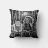 ワイルドつながり:ウルフとガール クッション (正面)