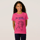 ワイルドで自由な馬のTシャツ Tシャツ (正面フル)