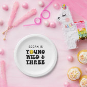 ワイルドと三人の少年3歳の誕生日パーティー ペーパープレート (パーティー)