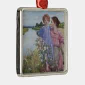 ワイルドなバラに囲まれた川の母と子 メタルオーナメント (右)
