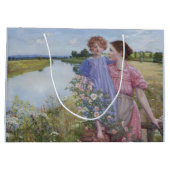 ワイルドなバラに囲まれた川の母と子 ラージペーパーバッグ (裏面)