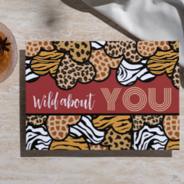 ワイルドアバディレッドアニマルプリントハートバレンタイン シーズンポストカード