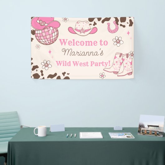 ワイルドウエスト女性のカーボーイピンクバースデーパーティーへようこそ 横断幕 (トレードショー)