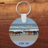 ワイルドウマアウターバンクNC キーホルダー (裏面)
