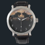 ワイルドウマズシルエット 腕時計<br><div class="desc">野生の馬の美しいペアの踊りは、風に彼らのマネと吹尾の一緒に。このフリシアの馬は長い毛の毛皮のフェットロックを持っている。背景は黄金の夕日の間に見える丘陵の風景白熱［赤熱］光を放つである。あらゆるタイプの馬好きに興味深い画像。</div>