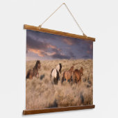 ワイルドウマランニングーズ 吊り下げ型タペストリー (傾斜あり)