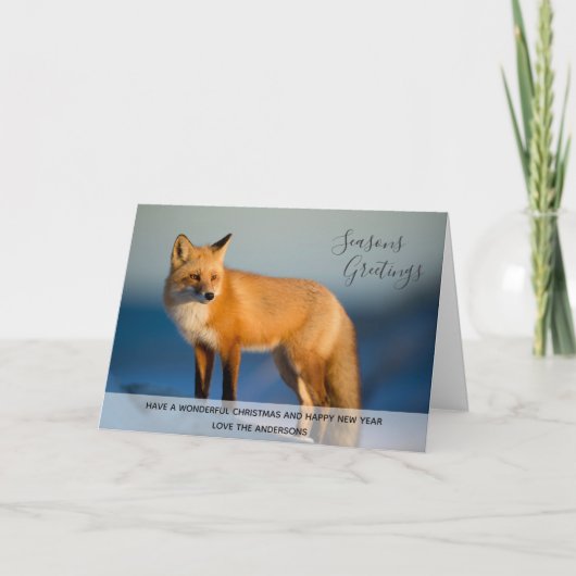 ワイルドキツネ冬の雪のクリスマス写真パーソナライズされた シーズンカード (正面)