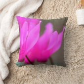 ワイルドシクラメンマクロ クッション (ブランケット)