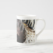 ワイルドターキーフェザーI抽象芸術自然デザイン ボーンチャイナマグカップ (右)