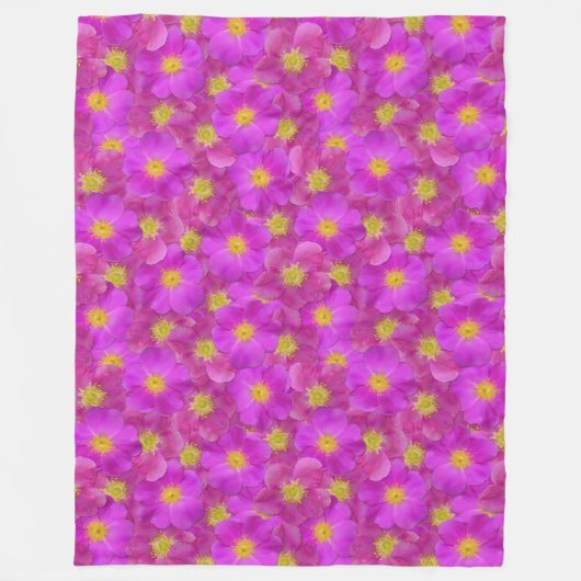 ワイルドバラシームレスパターン フリースブランケット (正面)