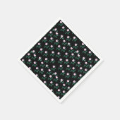 ワイルドバラ – 黒い背景のフローラルパターン スタンダードカクテルナプキン (角)