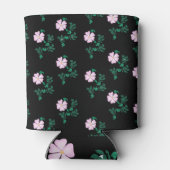 ワイルドバラ – 黒い背景のフローラルパターン 缶クーラー (裏面)