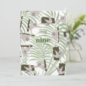 ワイルドフォレストの誕生日パーティーでかわいいナマケモノ 招待状 (スタンド正面)