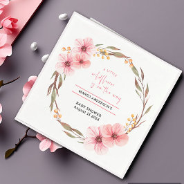 ワイルドフラワーがピンクの赤ちゃんシャワーの途中にある スタンダードカクテルナプキン