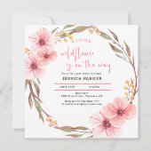 ワイルドフラワーがピンクの赤ちゃんシャワーの途中にある 招待状 (正面)