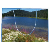 ワイルドフラワーのある風光明媚な湖 ラージペーパーバッグ (裏面)