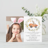 ワイルドフラワーのうさぎのイースターバースデー写真 招待状 (スタンド正面)