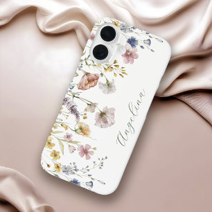 ワイルドフラワーのボホー水彩フラワー + お好きな名前 iPhone 16ケース